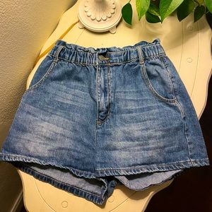 BDG UO mom shorts